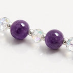 Amethyst white agate bracelet close-up displaying polished amethyst gemstone beads, shimmering crystal spacers and handcrafted premium bracelet craftsmanship.